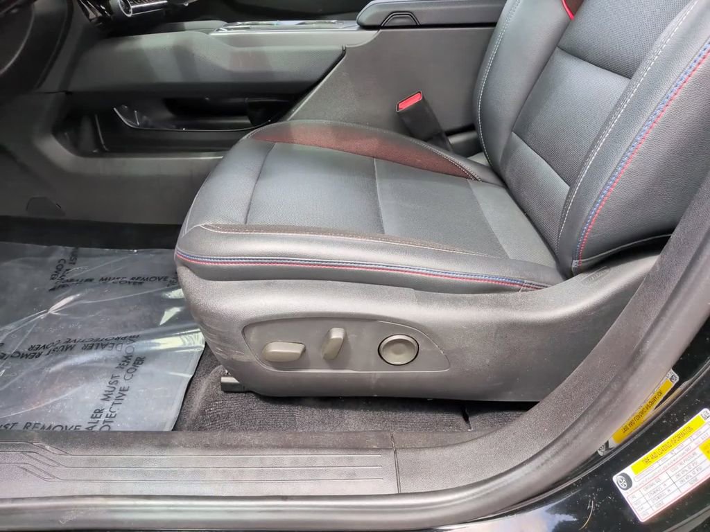 Used 2024 Chevrolet Equinox EV RS FWD image 20