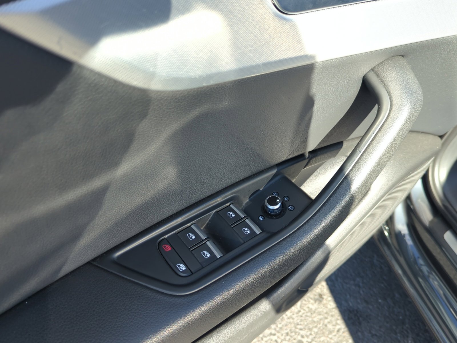 Used 2017 Audi A4 2.0T Ultra Premium w/ Convenience Package image 13