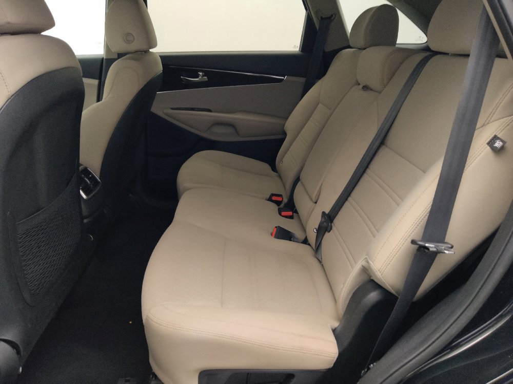 Used 2020 Kia Sorento LX FWD image 18