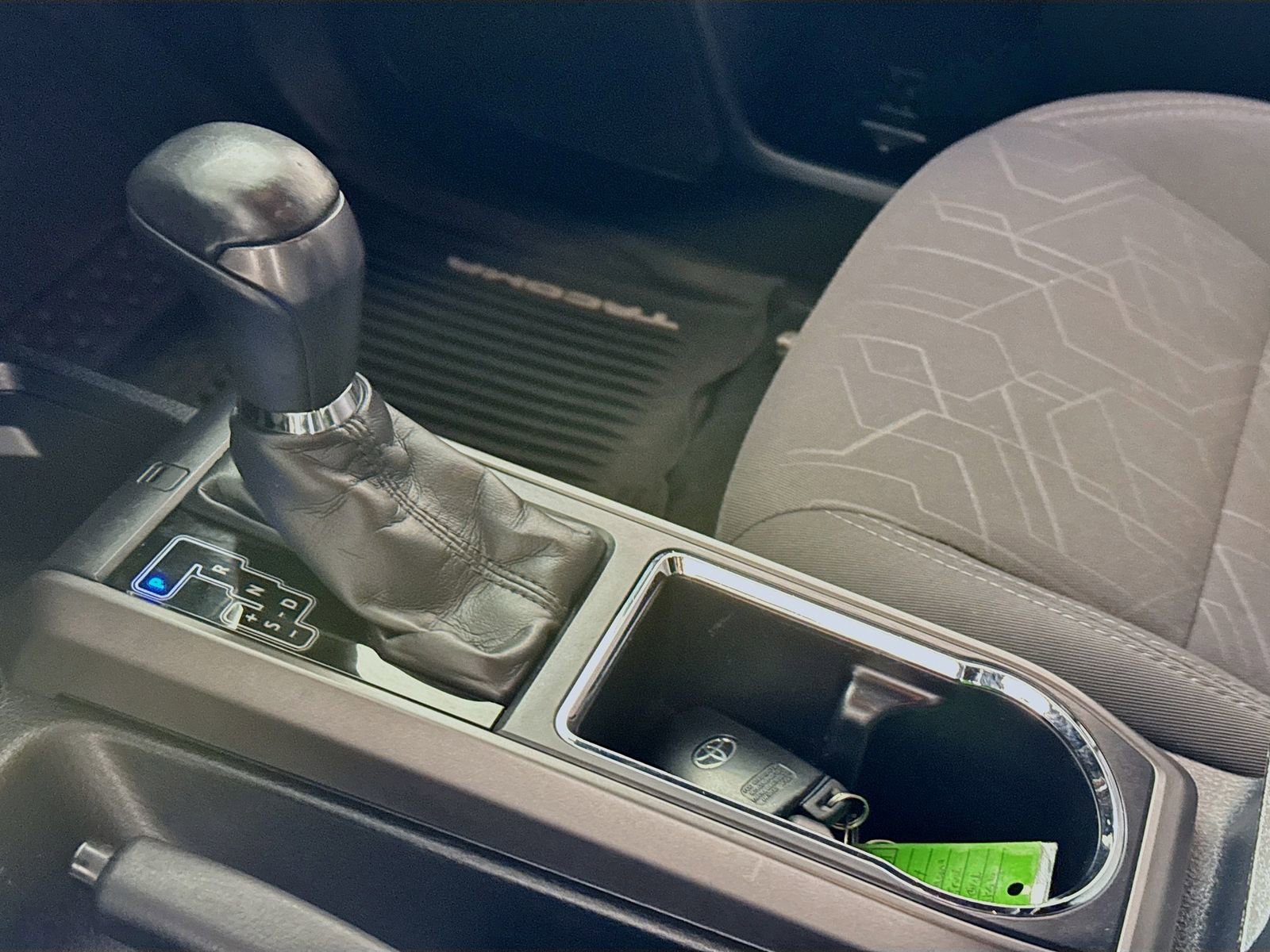 Used 2017 Toyota Tacoma TRD Sport image 10