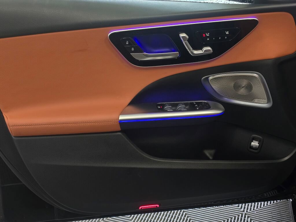 Used 2022 Mercedes-Benz C 300 4MATIC Sedan w/ Pinnacle Trim Package image 36