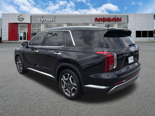 Used 2023 Hyundai Palisade Limited w/ Winter Package FWD image 5