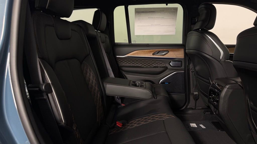 New 2026 Jeep Grand Cherokee Summit AWD/4WD image 32