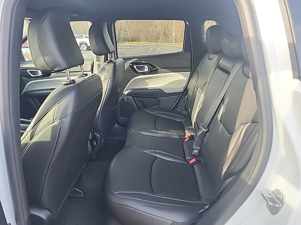 New 2026 Jeep Compass Limited image 18