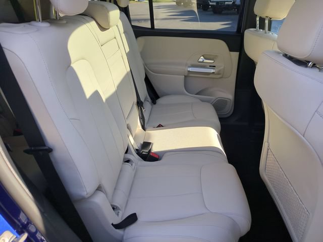 Used 2023 Mercedes-Benz GLB 250 4MATIC w/ Premium Package image 32