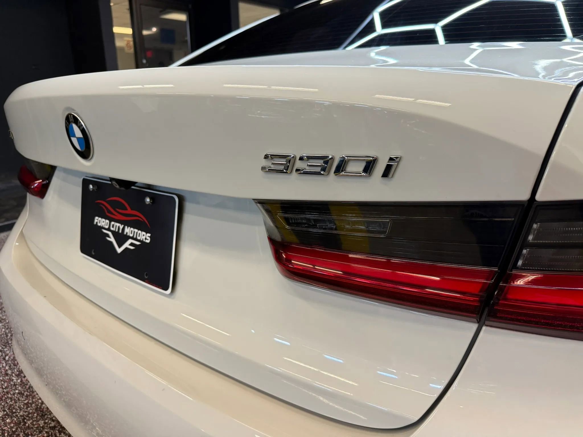 Used 2019 BMW 330i xDrive Sedan w/ Premium Package AWD/4WD image 9