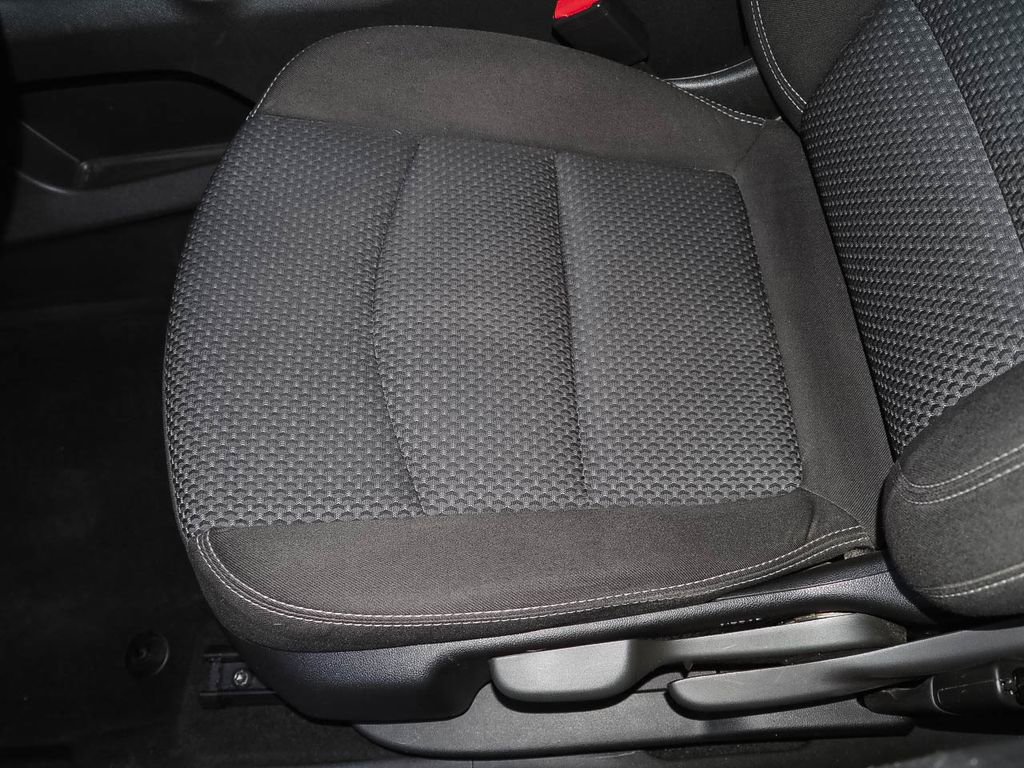 Used 2023 GMC Terrain SLE image 24