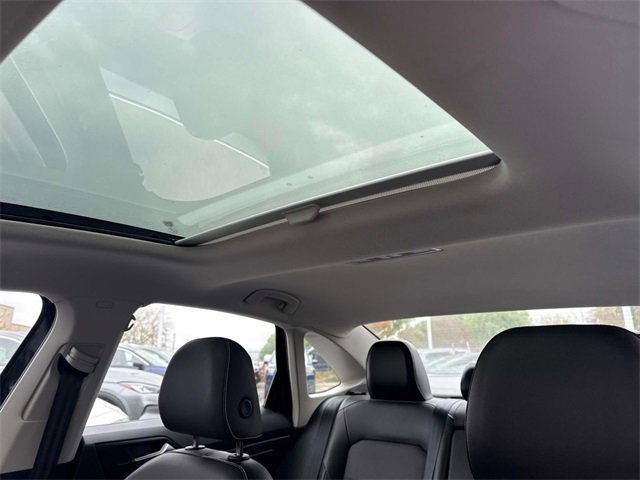 Used 2024 Volkswagen Jetta SE image 8