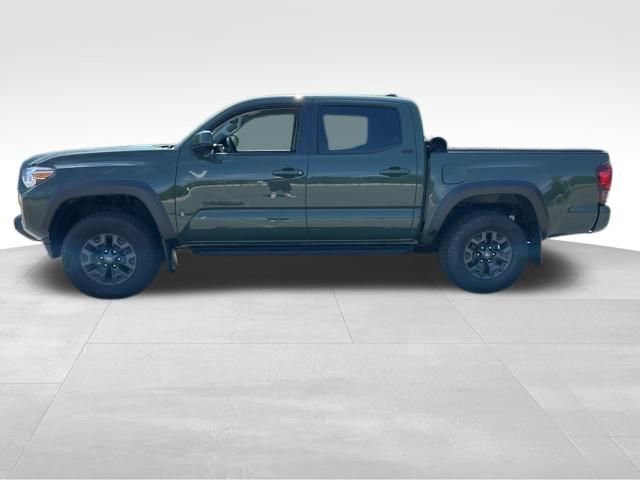 Used 2021 Toyota Tacoma SR5 w/ Trail Edition AWD/4WD image 3