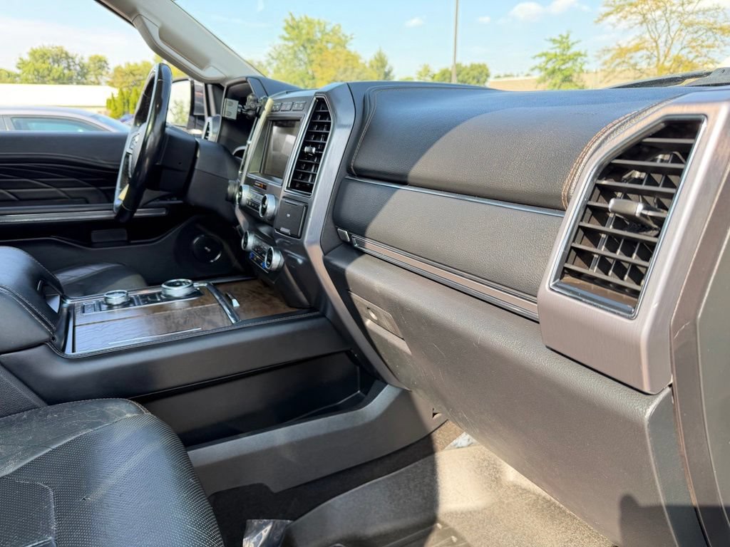 Used 2019 Ford Expedition Max Platinum AWD/4WD image 32