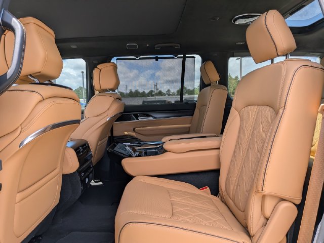 New 2026 Jeep Grand Wagoneer Summit AWD/4WD image 36