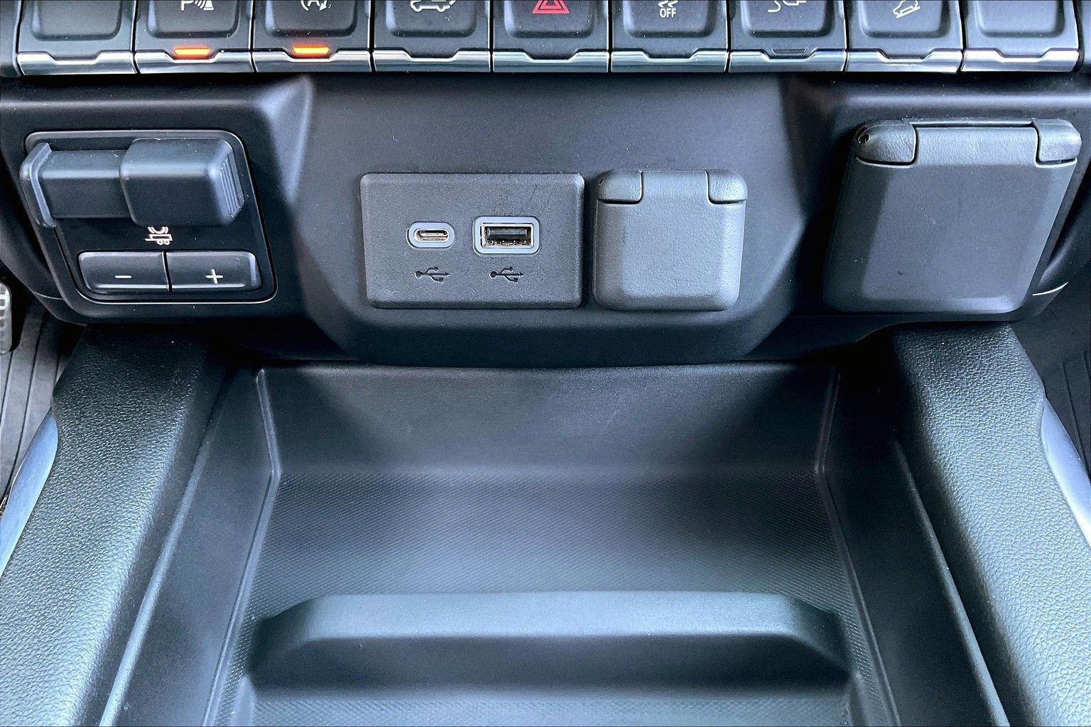 Used 2020 Chevrolet Silverado 1500 RST w/ True North Edition image 16