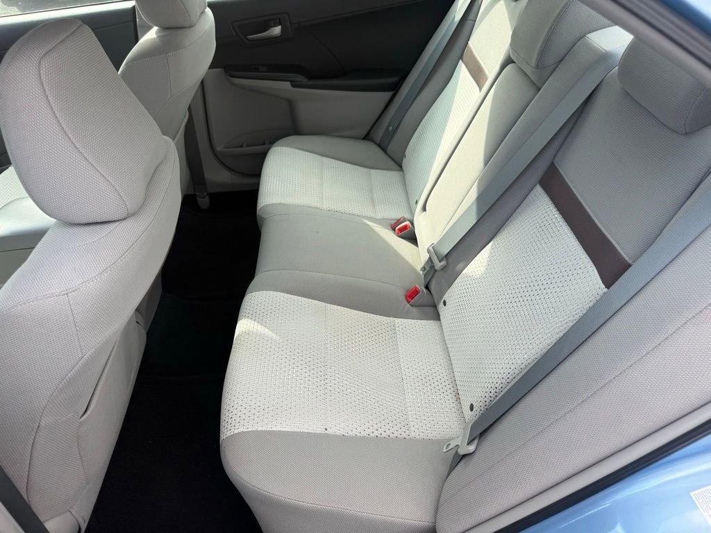 Used 2012 Toyota Camry LE image 30