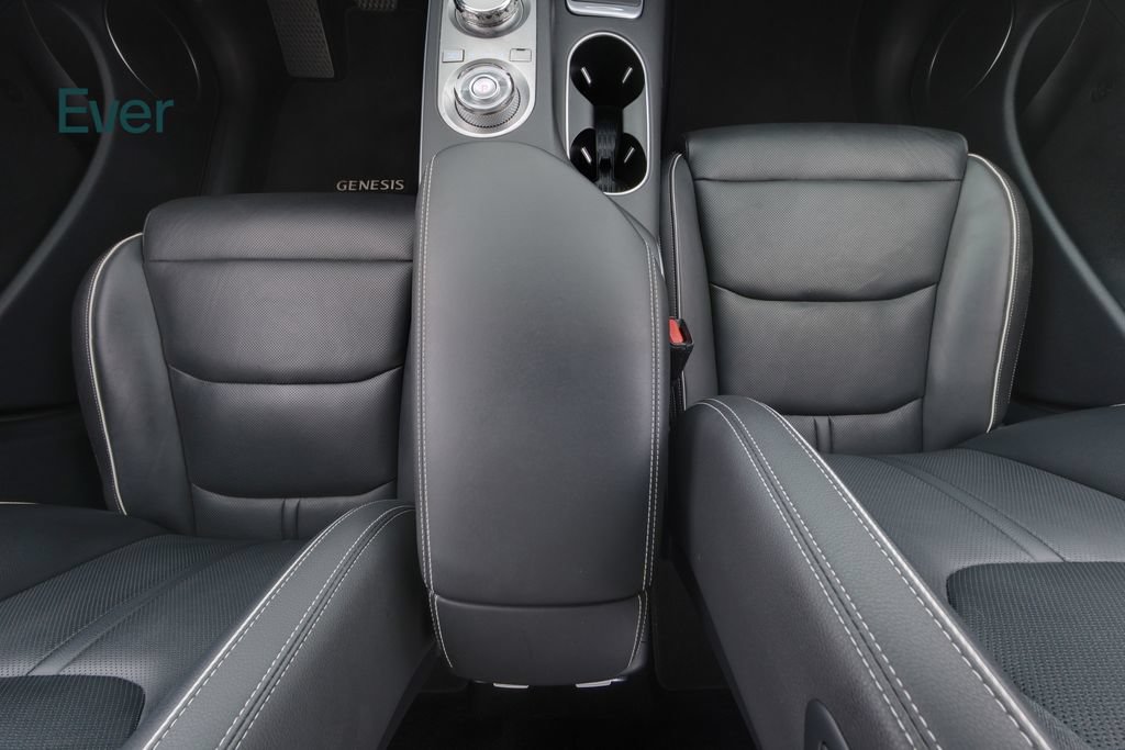 Used 2023 Genesis Electrified GV70 AWD/4WD image 25