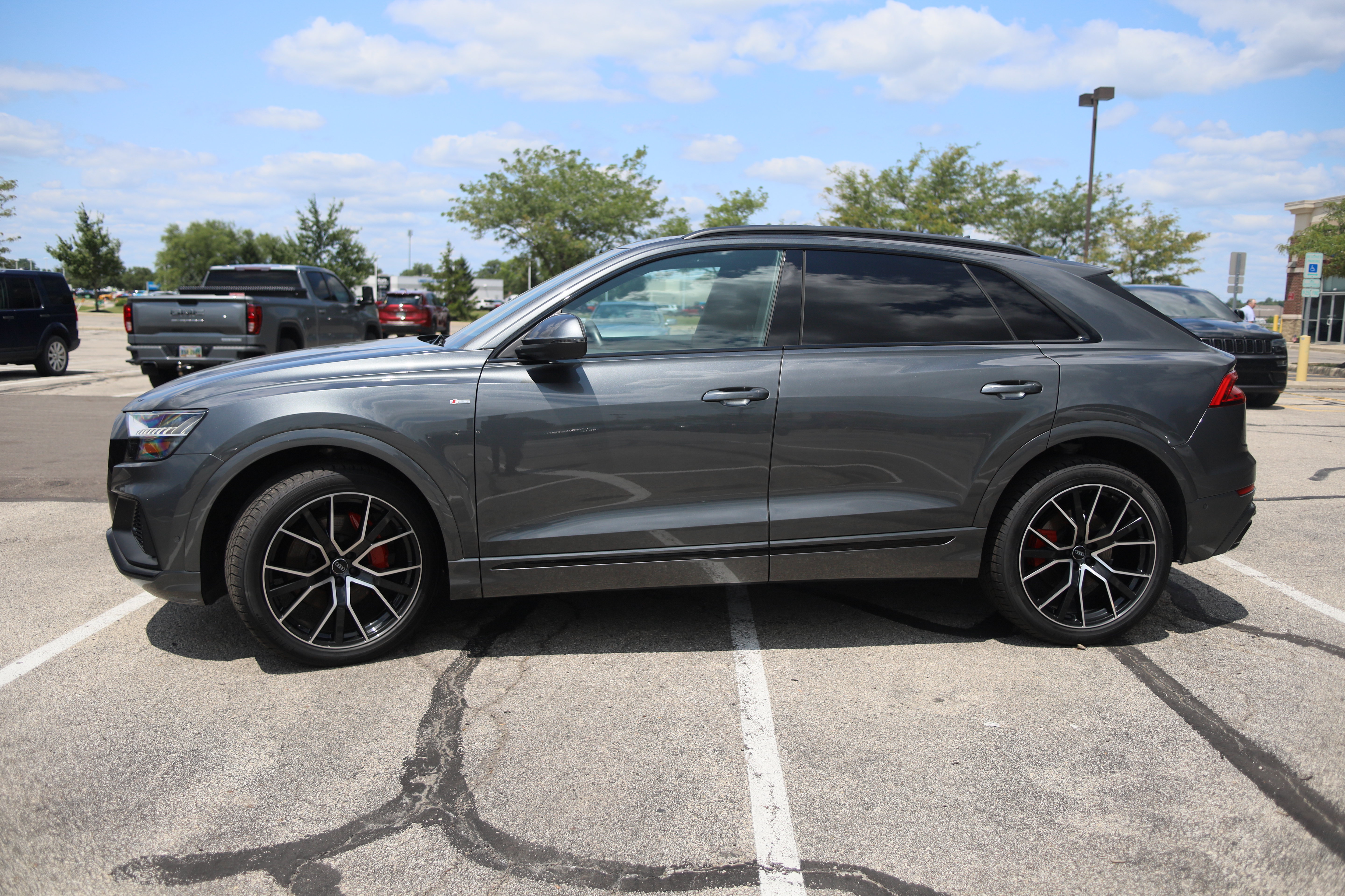 Used 2020 Audi Q8 Prestige w/ Prestige Package AWD/4WD image 9