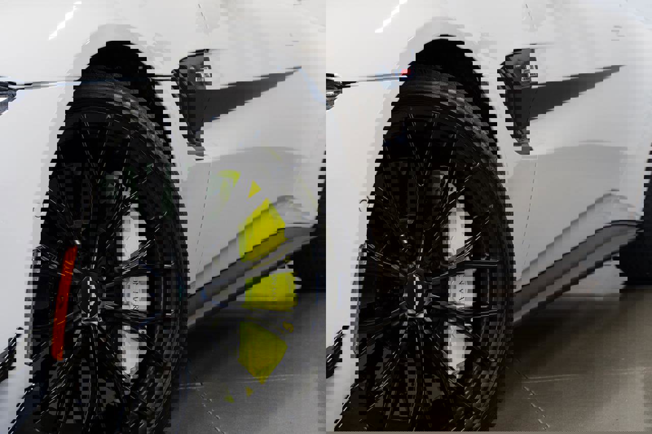 Used 2023 Aston Martin V8 Vantage Coupe image 29