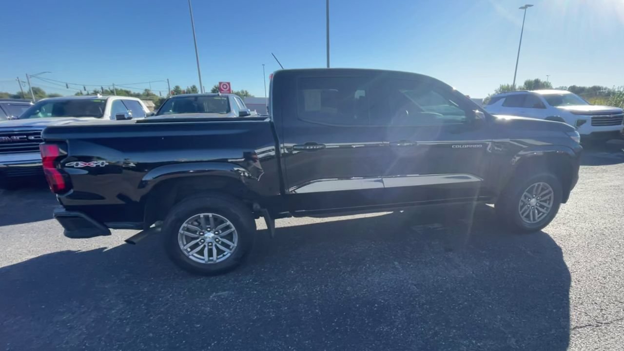 Used 2023 Chevrolet Colorado LT w/ LT Convenience Package II AWD/4WD image 2