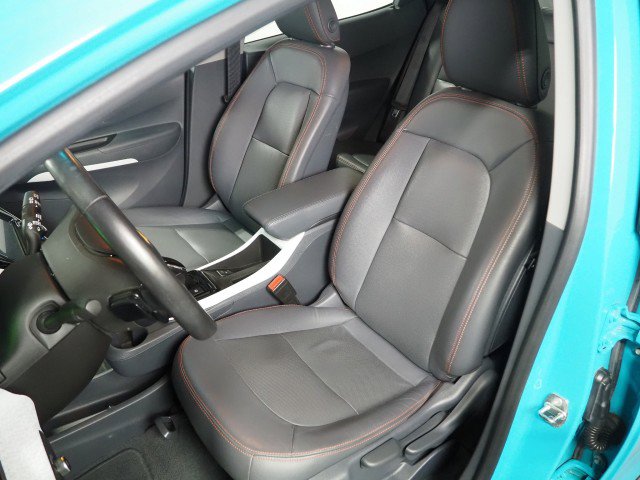 Used 2021 Chevrolet Bolt Premier w/ Infotainment Package FWD image 13