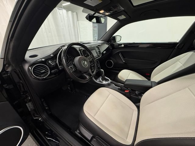 Used 2019 Volkswagen Beetle 2.0T SE w/ SE Premium Package FWD image 12
