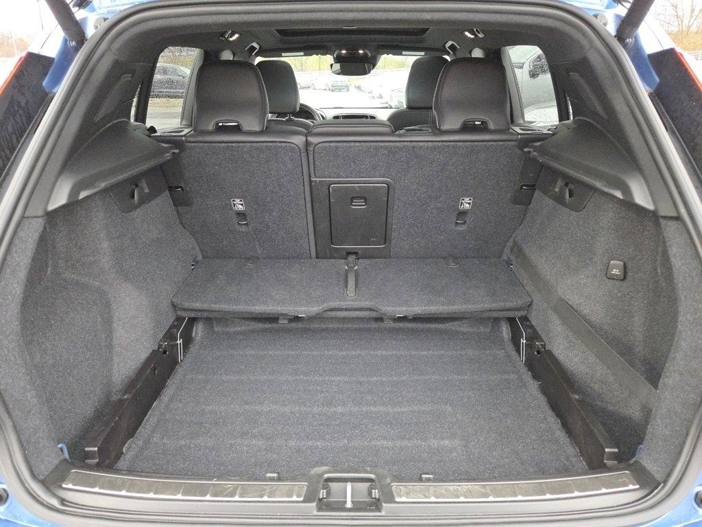 Used 2019 Volvo XC40 T5 R-Design image 33