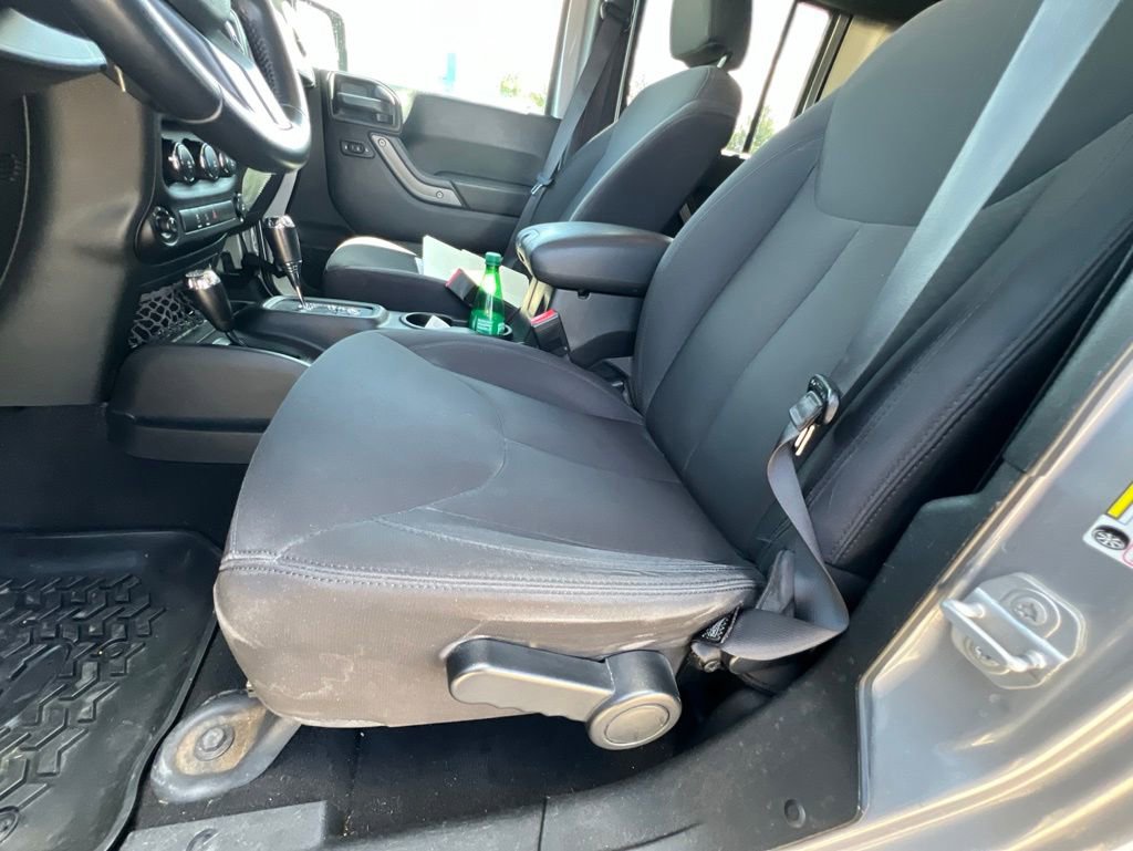 Used 2018 Jeep Wrangler Unlimited Sport S AWD/4WD image 22