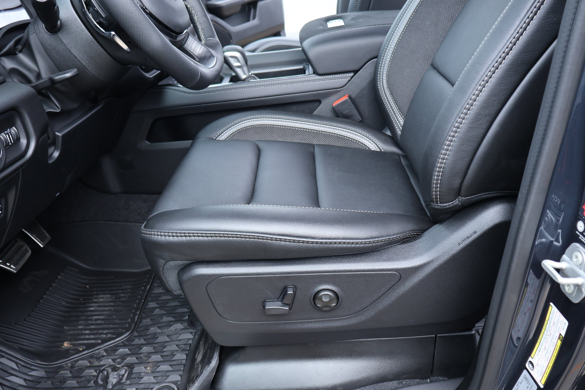 New 2026 RAM 1500 RHO AWD/4WD image 13