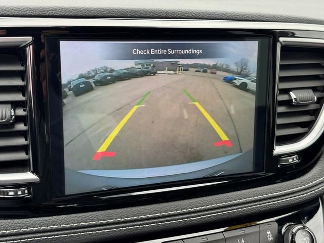 Used 2026 Chrysler Pacifica Limited image 30