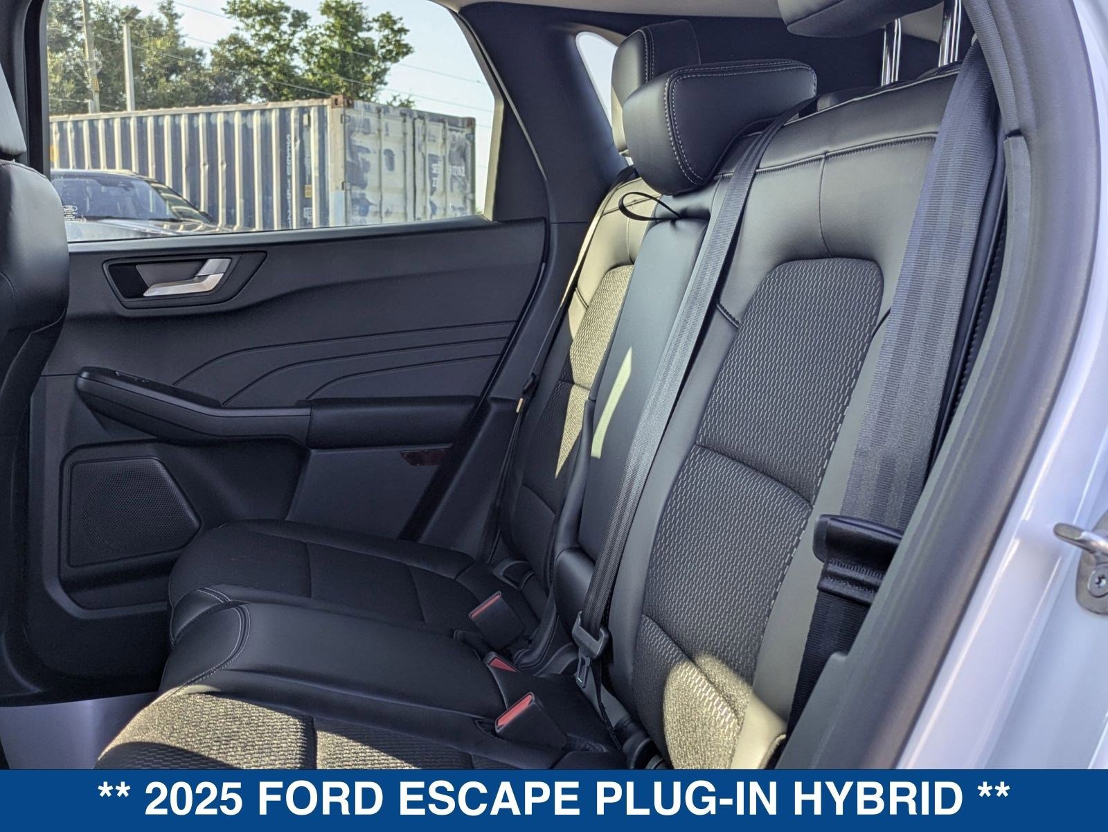 New 2025 Ford Escape SE image 16