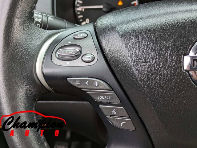 Used 2017 Nissan Pathfinder Platinum image 32