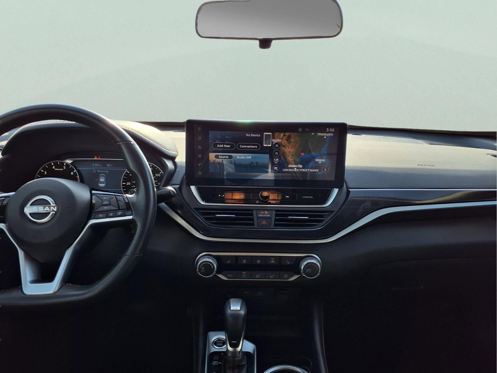 Used 2024 Nissan Altima 2.5 SR w/ SR Premium Package image 16