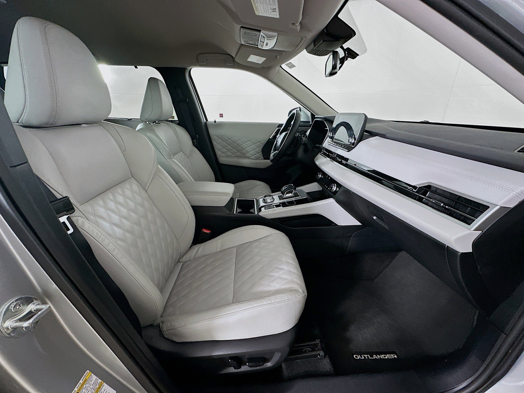 Used 2024 Mitsubishi Outlander SEL image 31