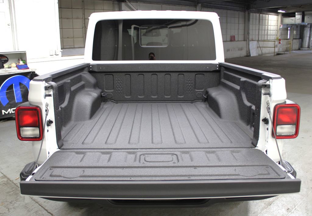 New 2026 Jeep Gladiator Sport image 29