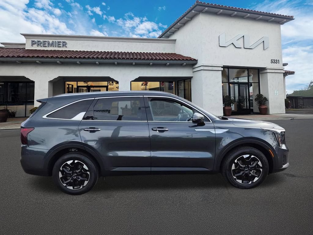 Certified 2024 Kia Sorento S FWD image 9