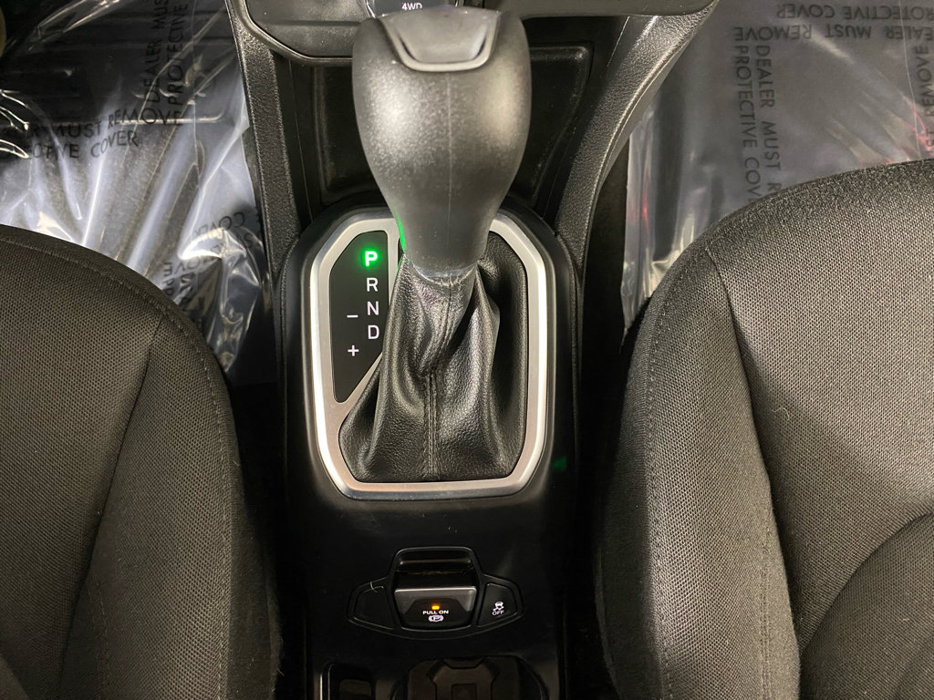 Used 2019 Jeep Renegade Latitude w/ Cold Weather Group AWD/4WD image 29