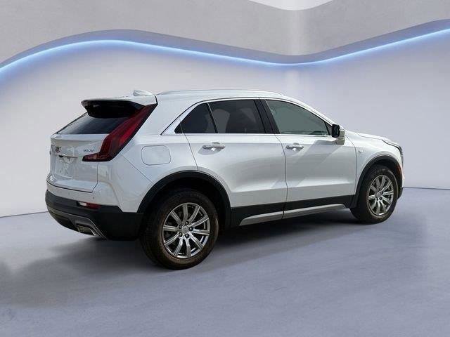 Certified 2022 Cadillac XT4 Premium Luxury w/ Cold Weather Package image 3