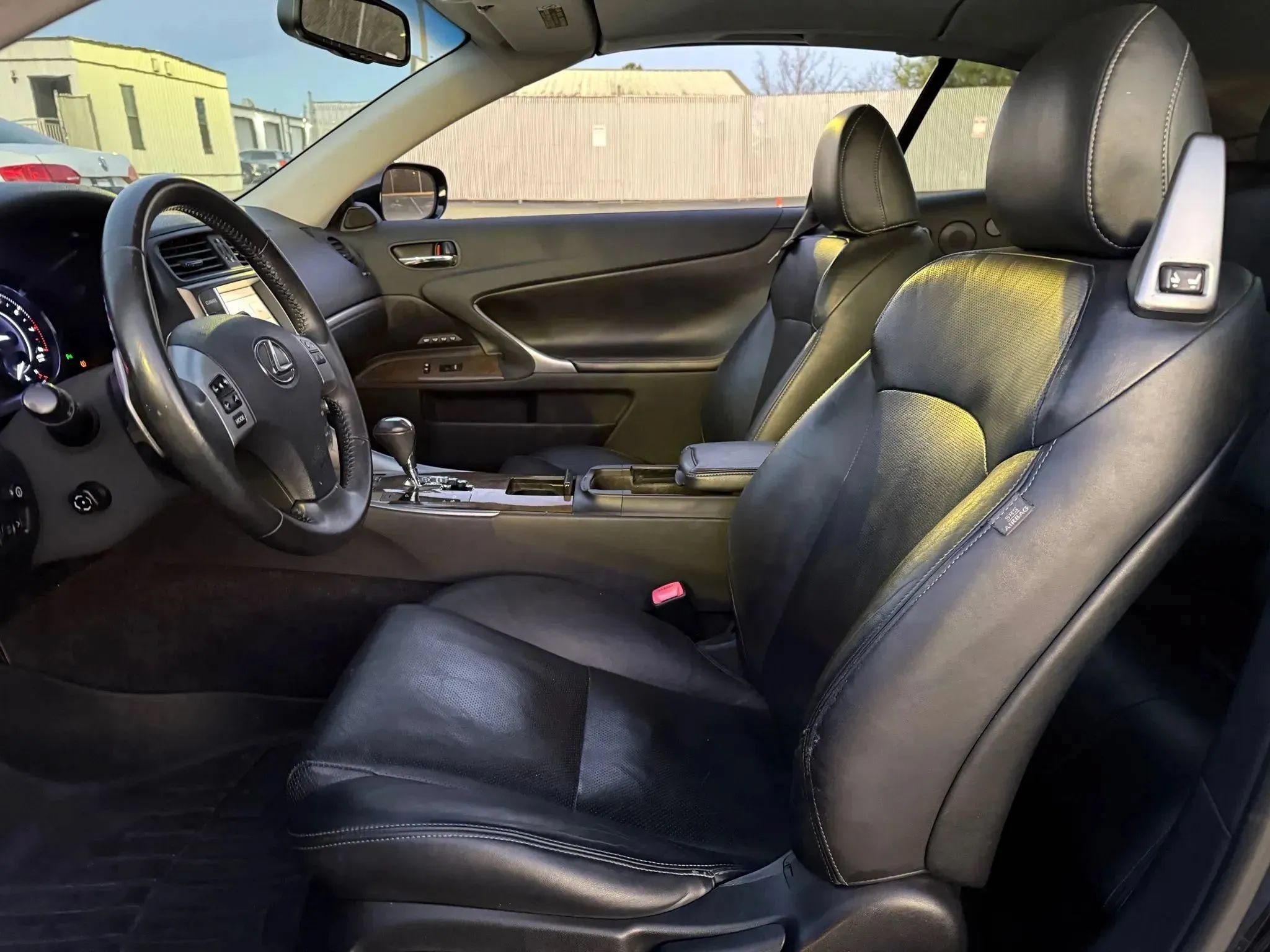 Used 2012 Lexus IS 350C w/ Luxury Pkg RWD image 2
