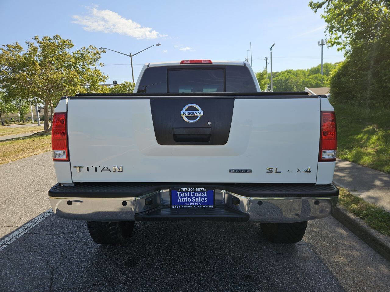 Used 2012 Nissan Titan SL w/ SL Technology Pkg AWD/4WD image 5