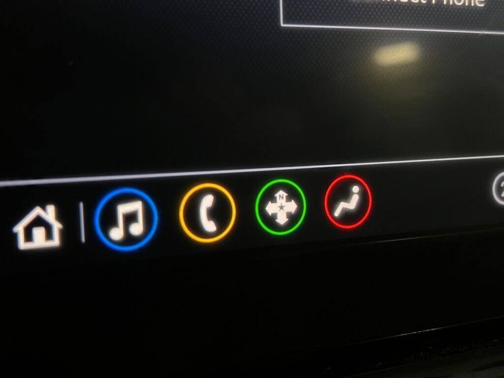 Used 2020 Chevrolet Traverse LT image 11