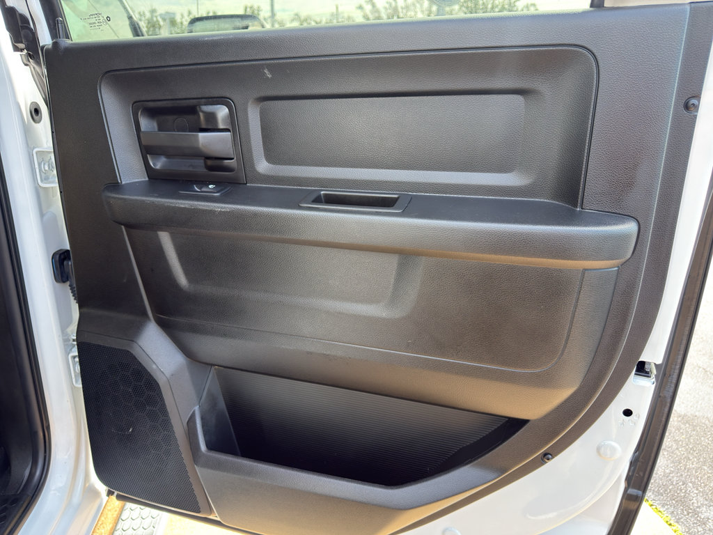 Used 2018 RAM 3500 Tradesman w/ Chrome Appearance Group AWD/4WD image 14