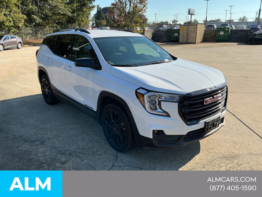 Used 2024 GMC Terrain SLT w/ Elevation Edition AWD/4WD image 9