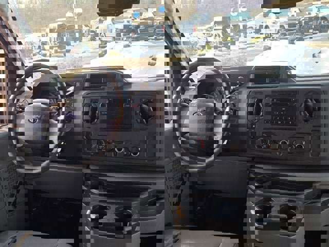 Used 2011 Ford E-250 and Econoline 250 image 9