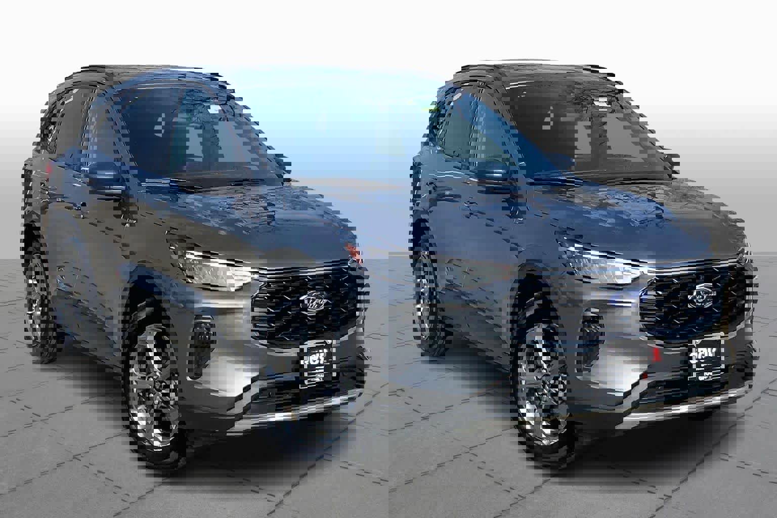 Used 2025 Ford Escape ST-Line image 2