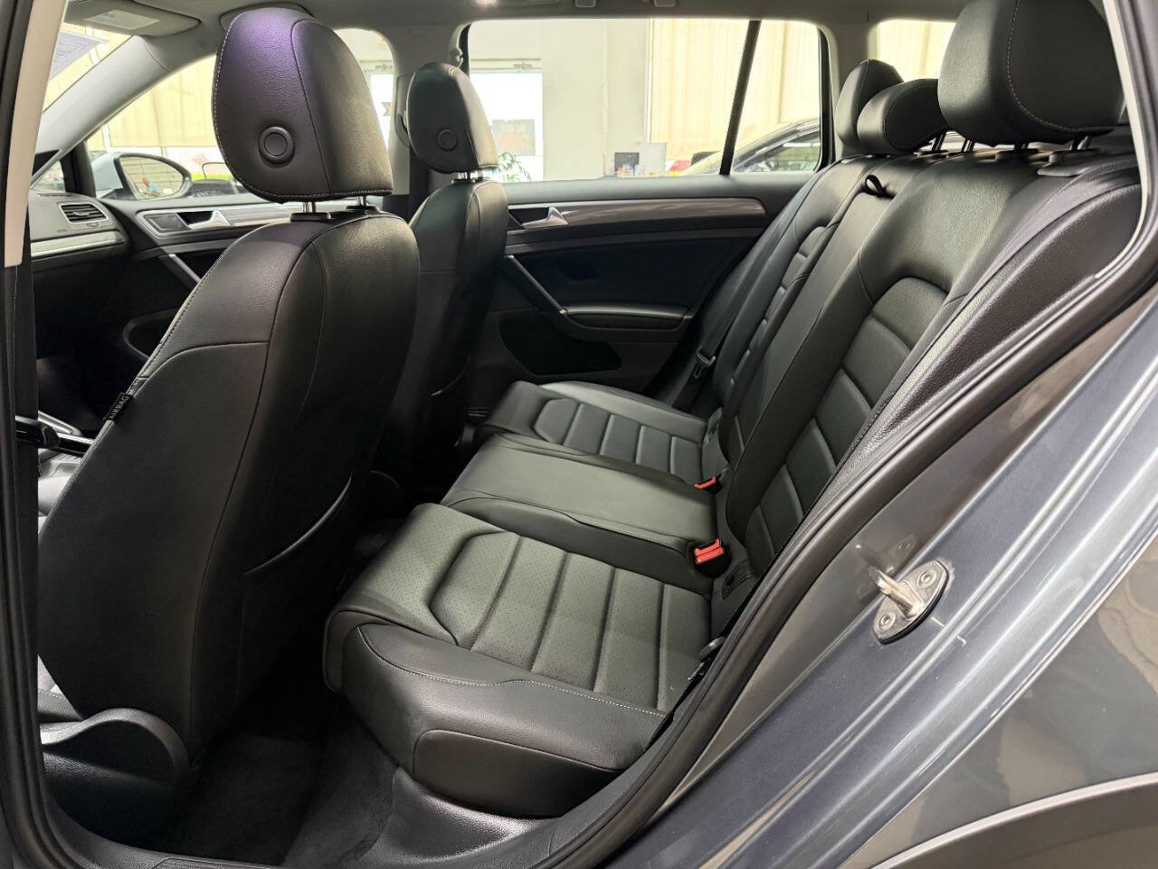 Used 2018 Volkswagen Golf Alltrack AWD/4WD image 13