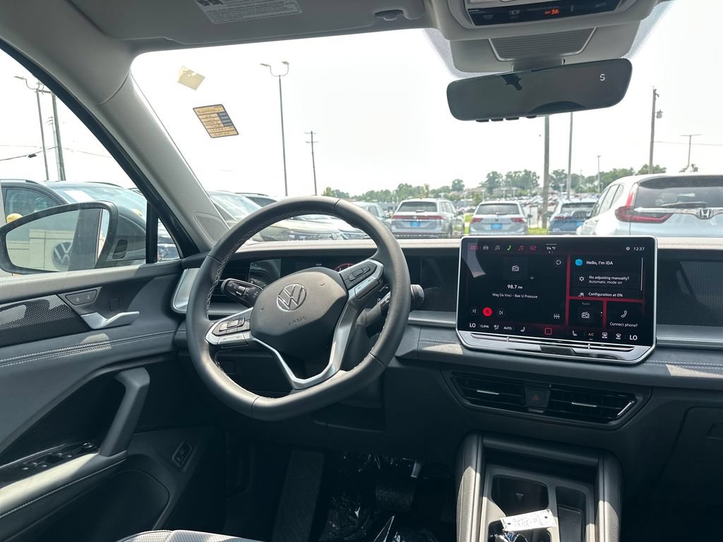 New 2026 Volkswagen Tiguan SE FWD image 14