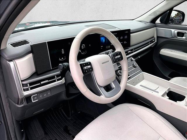 Used 2025 Hyundai Santa Fe SE FWD image 14