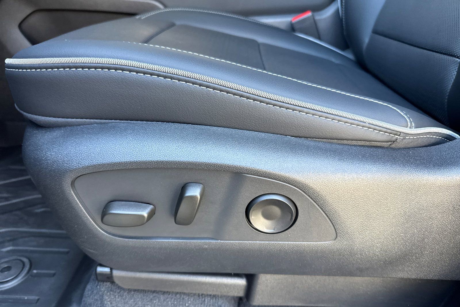 Used 2026 Chevrolet Silverado EV LT w/ Plus Package image 14