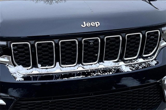 Certified 2024 Jeep Grand Cherokee Limited w/ Luxury Tech Group II image 30