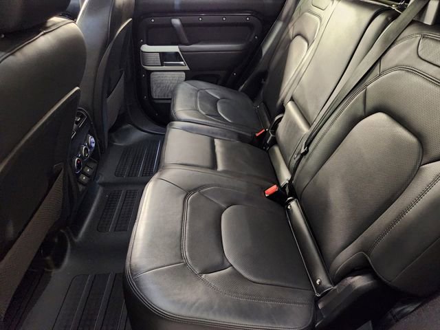 Used 2023 Land Rover Defender 130 SE image 29