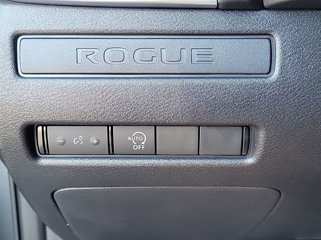 Used 2023 Nissan Rogue S image 28
