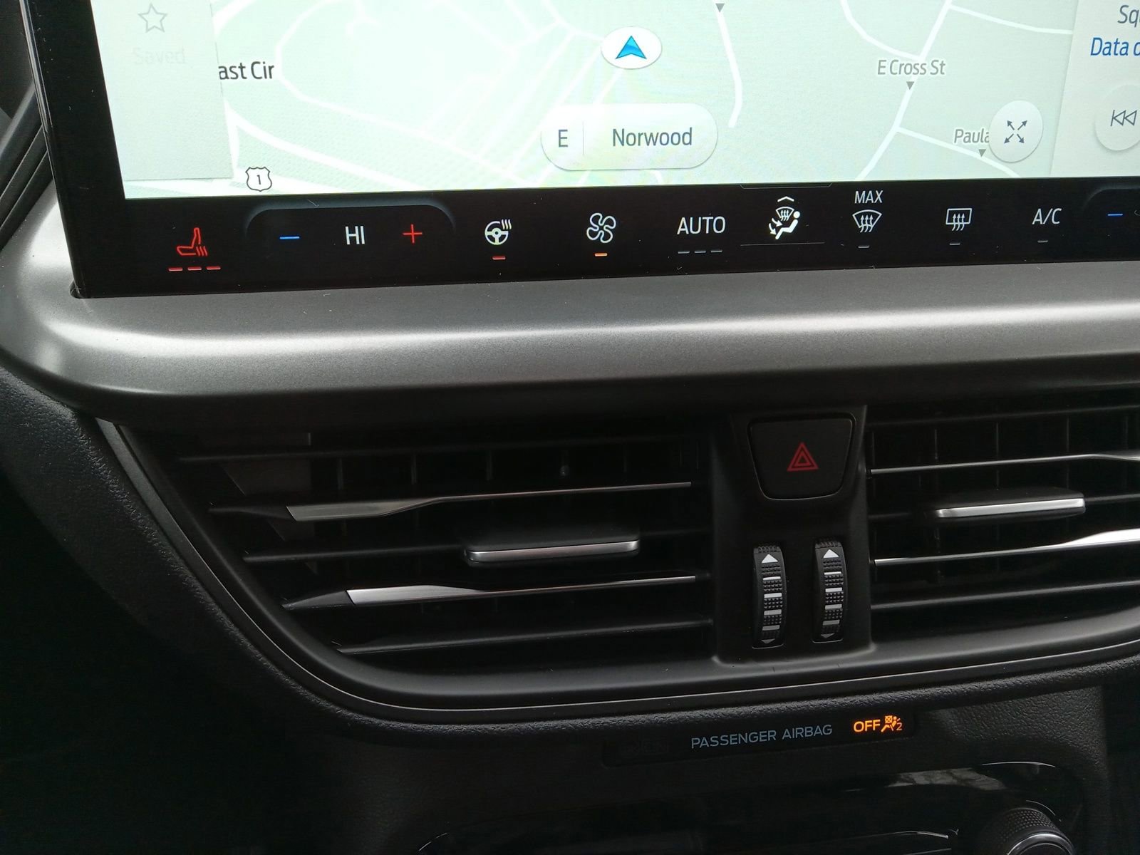 Used 2025 Ford Escape SE image 18